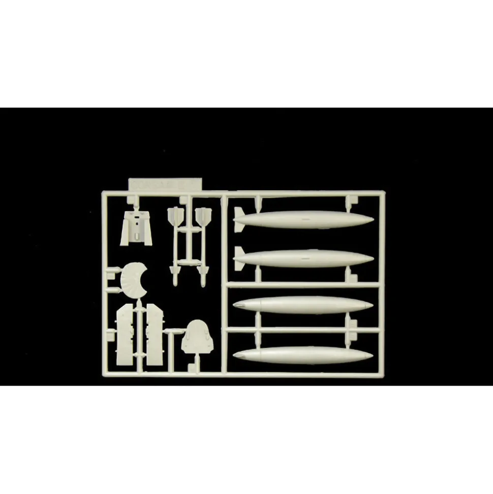 A-7E Corsair Ii 1/72 Kit 1:72 Scale Plastic Model Kit by Italeri