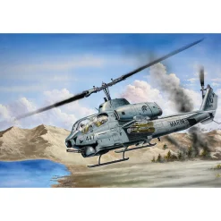 AH-1W Super Cobra 1/35 Kit 705116 1:35 scale Plastic by Trumpeter