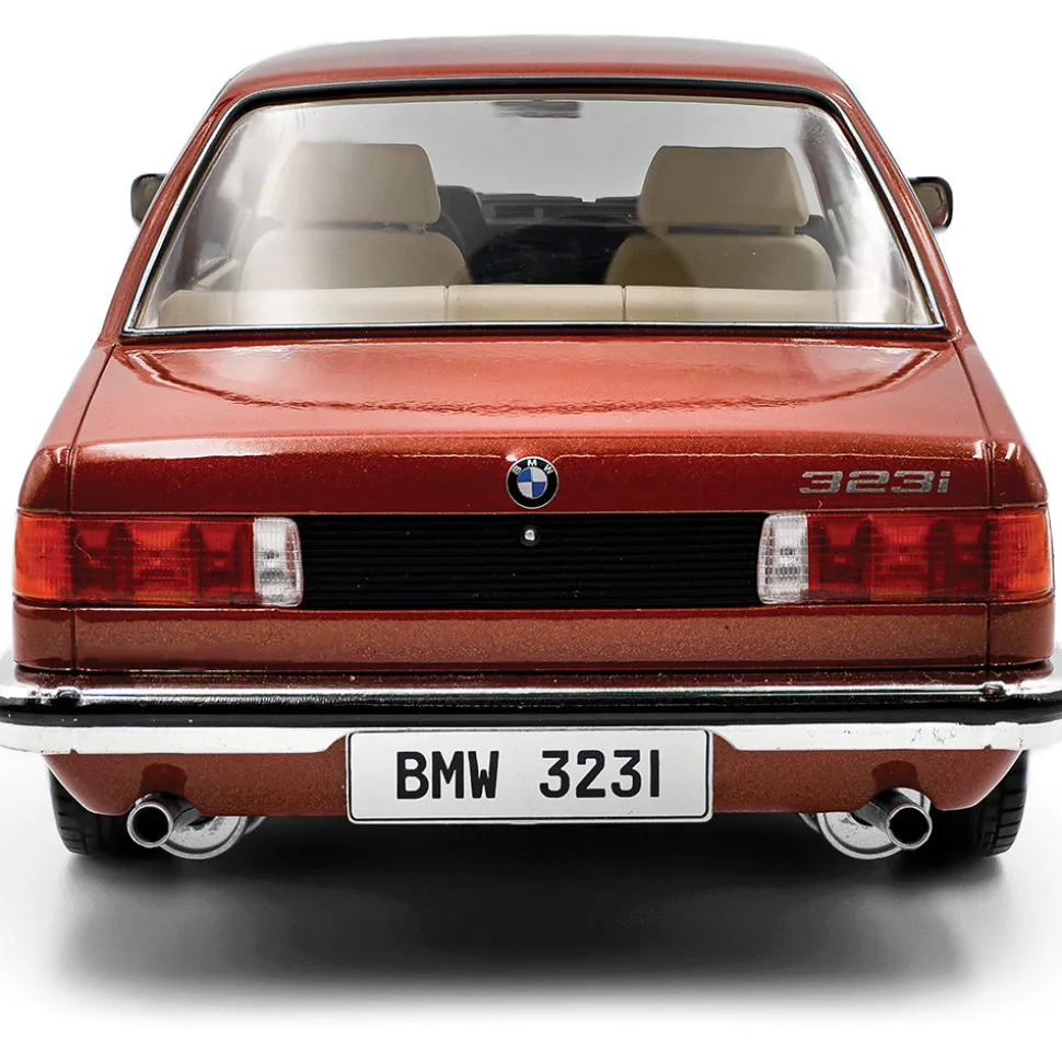1980 BMW E21 323I - Kastanienrot Metallic 1:18 Scale Diecast Model Car by Solido