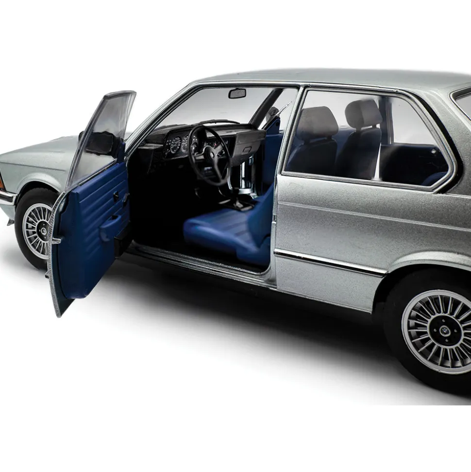 1980 BMW E21 323i - Saphirblau Metallic 1:18 Scale Diecast Model Car by Solido