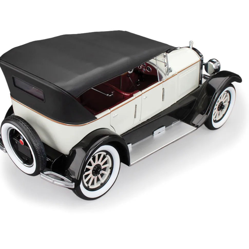1925 Buick Model 25 - Light Grey 1:18 Scale Diecast Model Car by Sunstar
