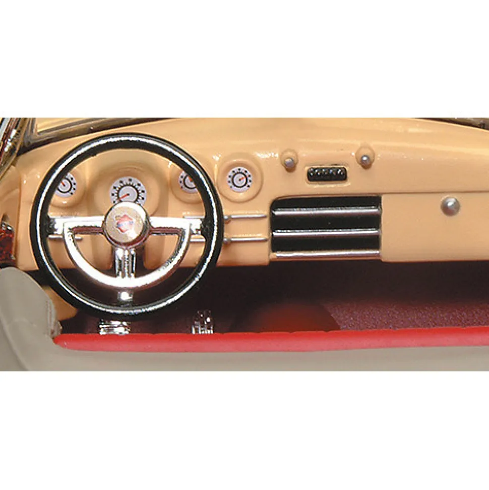 1949 Buick Roadmaster Convertible 1:18 Scale Diecast Model by Motormax