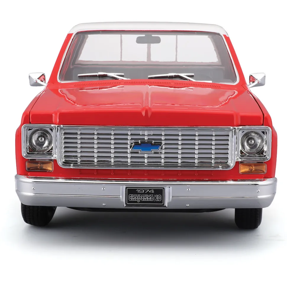 1974 Chevrolet C10 Cheyenne Super - Red/White 1:18 Scale Diecast Model Truck by Maisto