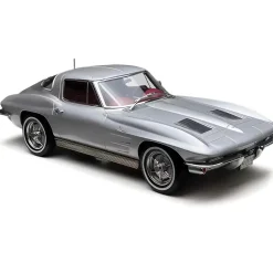 1963 Chevrolet Corvette Sting Ray Split Window 1:18 Scale Diecast Model Car by Norev