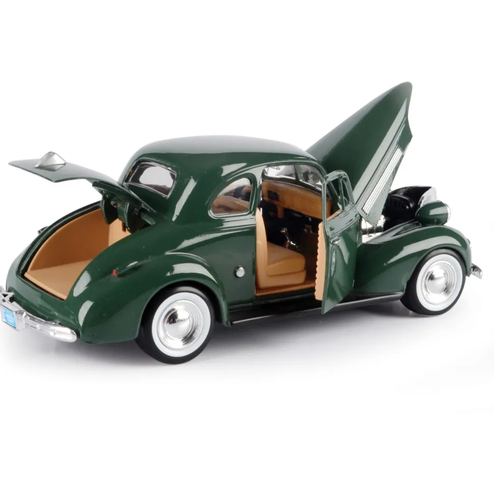 1939 Chevrolet Coupe - Green 1:24 Scale Diecast Model Car by Motormax