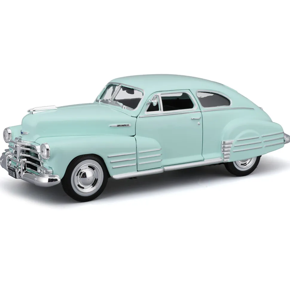 1948 Chevrolet Fleetline Aerosedan - Green 1:24 Scale Diecast Model Car by Maisto