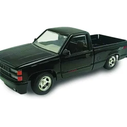 1992 Chevrolet 454 SS Pickup - Black 1:24 Scale Diecast Model Truck by Motormax