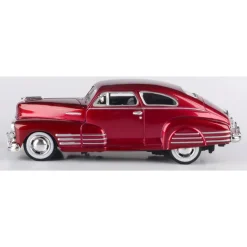 1948 Chevy Aerosedan Fleetline - Red 1:24 Scale Diecast Model Car by Motormax