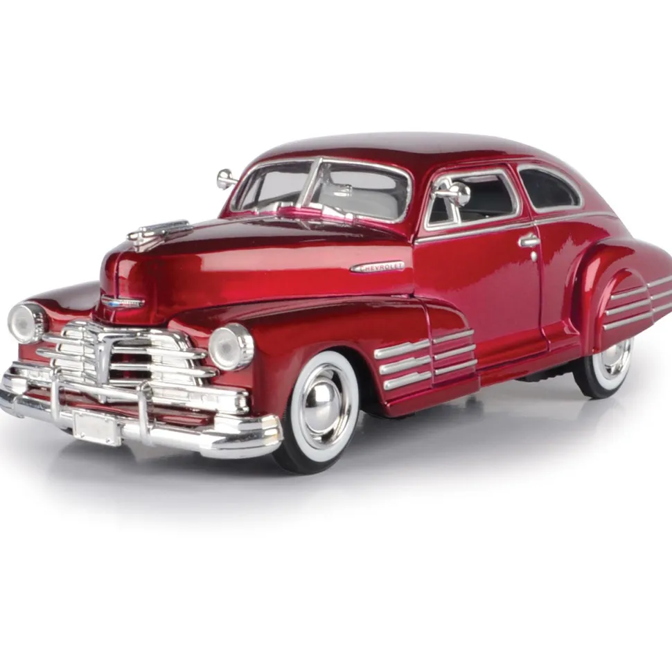 1948 Chevy Aerosedan Fleetline - Red 1:24 Scale Diecast Model Car by Motormax