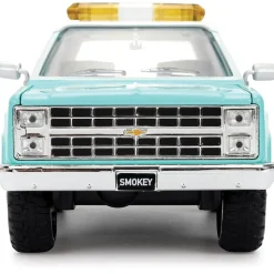 1980 Chevy Blazer W/Smokey Bear Diecast Figure 1:24 Scale Diecast Model Truck by Jada Toys