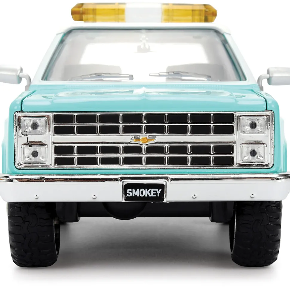 1980 Chevy Blazer W/Smokey Bear Diecast Figure 1:24 Scale Diecast Model Truck by Jada Toys