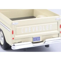 1966 Chevy C10 Fleetside Pickup-Cream 1:24 Scale Diecast Model Truck by Motormax