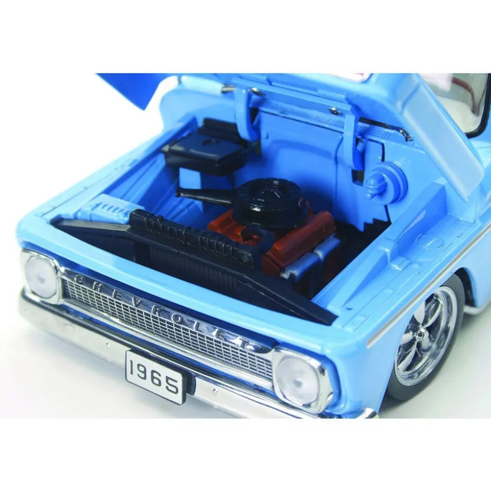 1965 Chevy C-10 Styleside Custom Pickup - Blue 1:18 Scale Diecast Model Truck by Sunstar