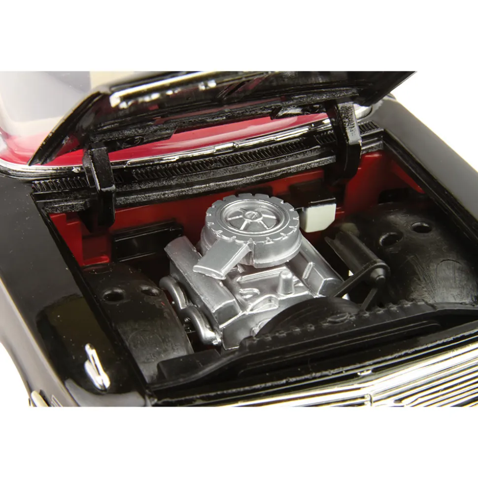 1960 Chevy Impala Convertible - Black 1:18 Scale Diecast Model by Motormax