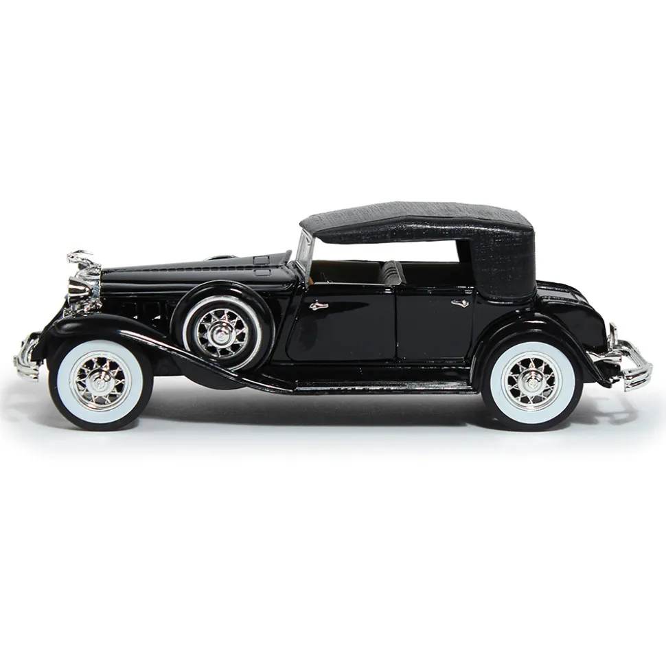 1932 Chrysler LeBaron - Black 1:32 Scale Diecast Model Car by Signature Models