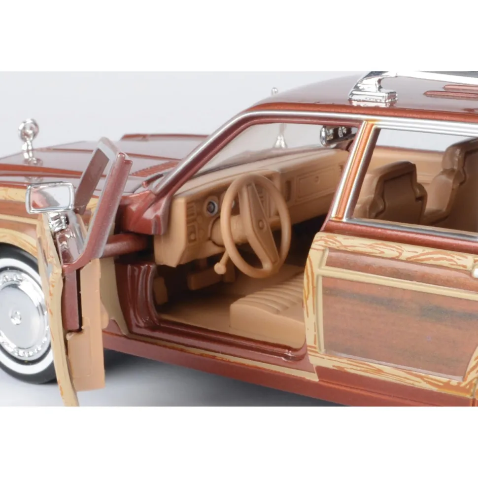 1979 Chrysler LeBaron Town & Country-Sable Tan 1:24 Scale Diecast Model Car by Motormax