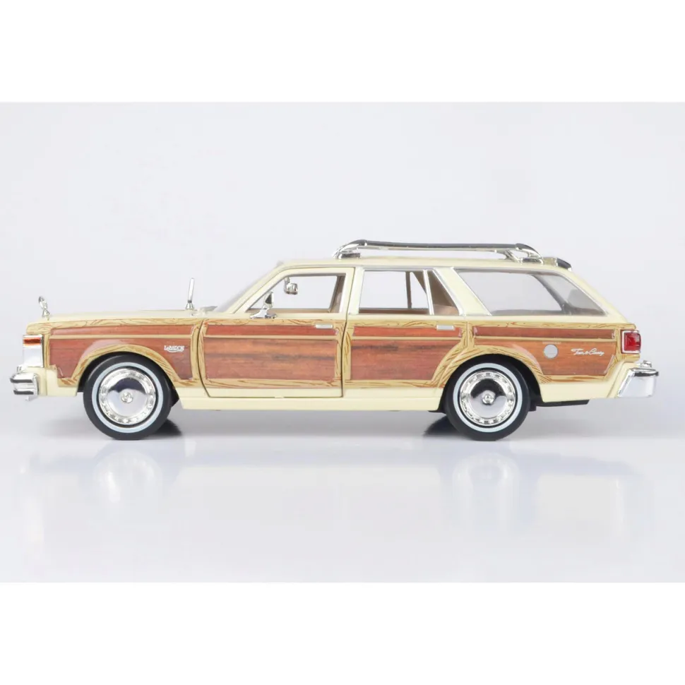 1979 Chrysler LeBaron Town & Country-Light Cashmere 1:24 Scale Diecast Model Car by Motormax
