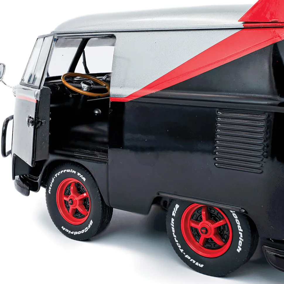 Cool Combi Sport - Tribute 1:18 Scale Diecast Model Car by Solido