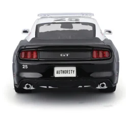 Design Authority 2015 Ford Mustang GT - B&W 1:24 Scale Diecast Model Car by Maisto