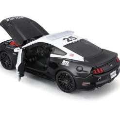 Design Authority 2015 Ford Mustang GT - B&W 1:24 Scale Diecast Model Car by Maisto