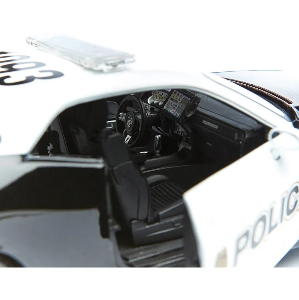 2006 Dodge Challenger Concept - Police - B&W 1:18 Scale Diecast Model Car by Maisto