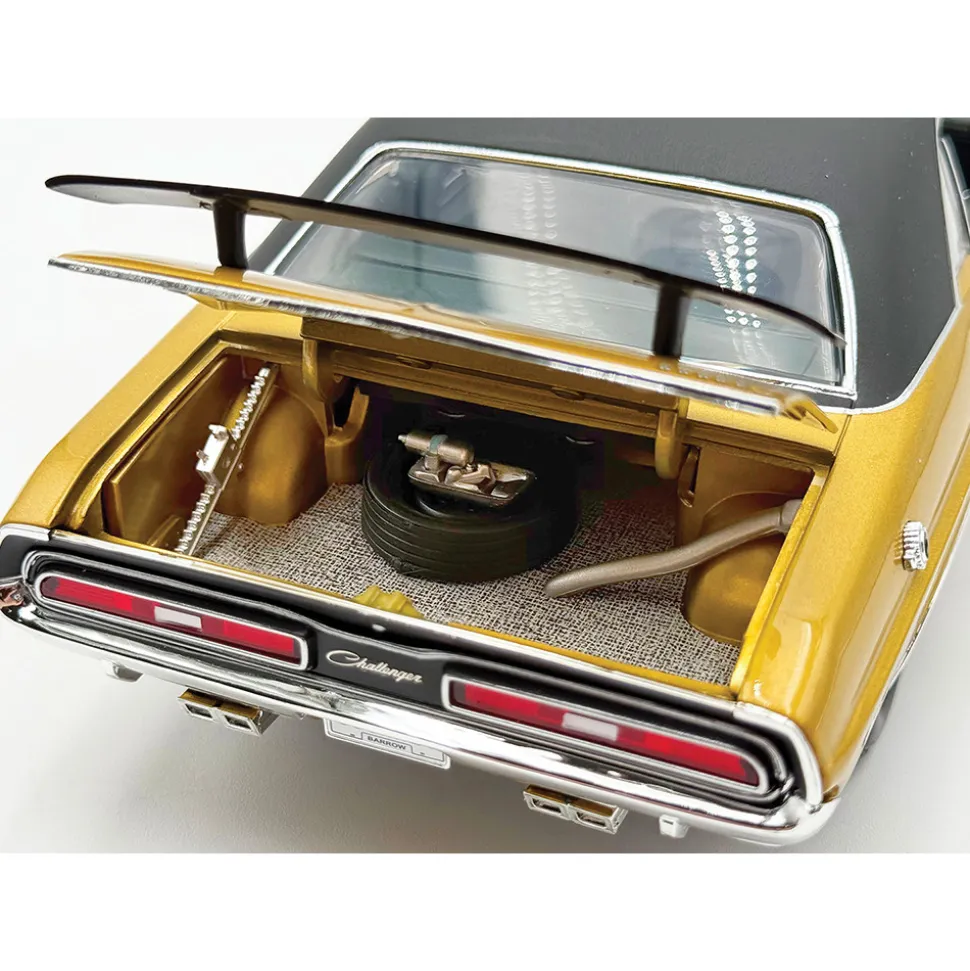 1971 Dodge Challenger R/T - GY8 1:18 Scale Diecast Model Car by Acme