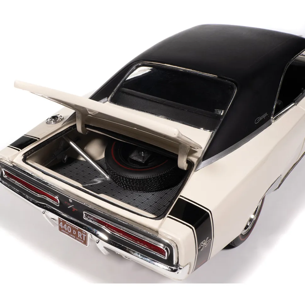 1969 Dodge Charger R/T - W1 White 1:18 Scale Diecast Model Car by American Muscle - Ertl
