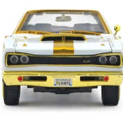 1969 Dodge Coronet Super Bee - Luxe Legends 1:24 Scale Diecast Model Car by Motormax