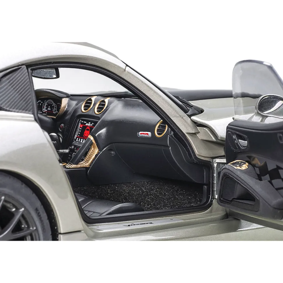 2017 Dodge Viper GTS-R Commemorative Edition ACR - Bullet Silver Metallic w/Black Stripes 1:18 Scale Diecast Model Car by AutoArt