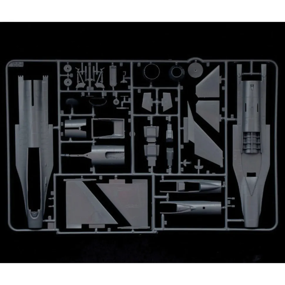 F-16 C/D Night Falcon 1/72 Kit 1:72 Scale Plastic Model Kit by Italeri