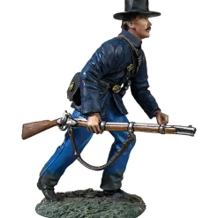 Federal in Sack Coat Advancing at Trail 1/30 Figure William Britain (31343) 1:30 scale Metal by William Britain