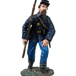 Federal in Sack Coat Advancing 1/30 Figure William Britain (31342) 1:30 scale Metal by William Britain