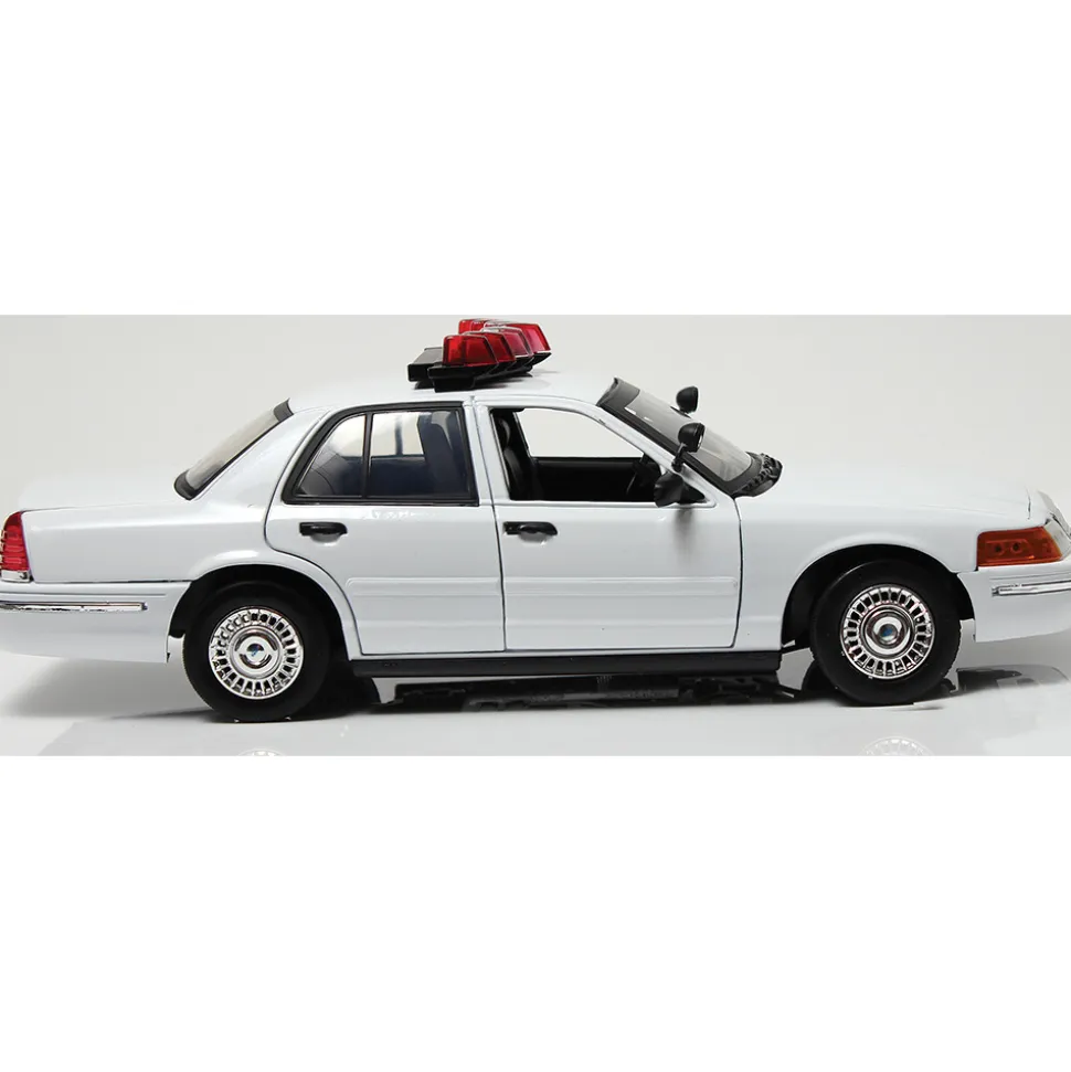 2001 Ford Crown Victoria White Police Car with Lights & Sound 1:18 Scale Diecast Model Car by Motormax