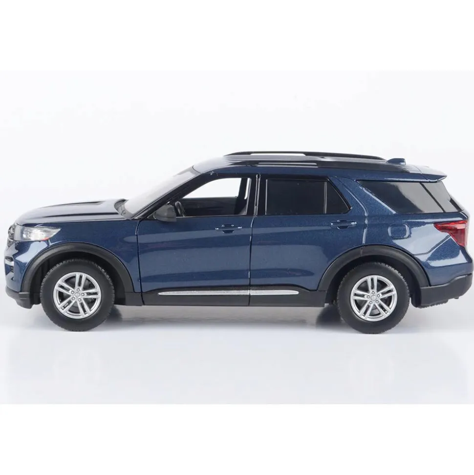 2022 Ford Explorer XLT - Blue 1:24 Scale Diecast Model Truck by Motormax