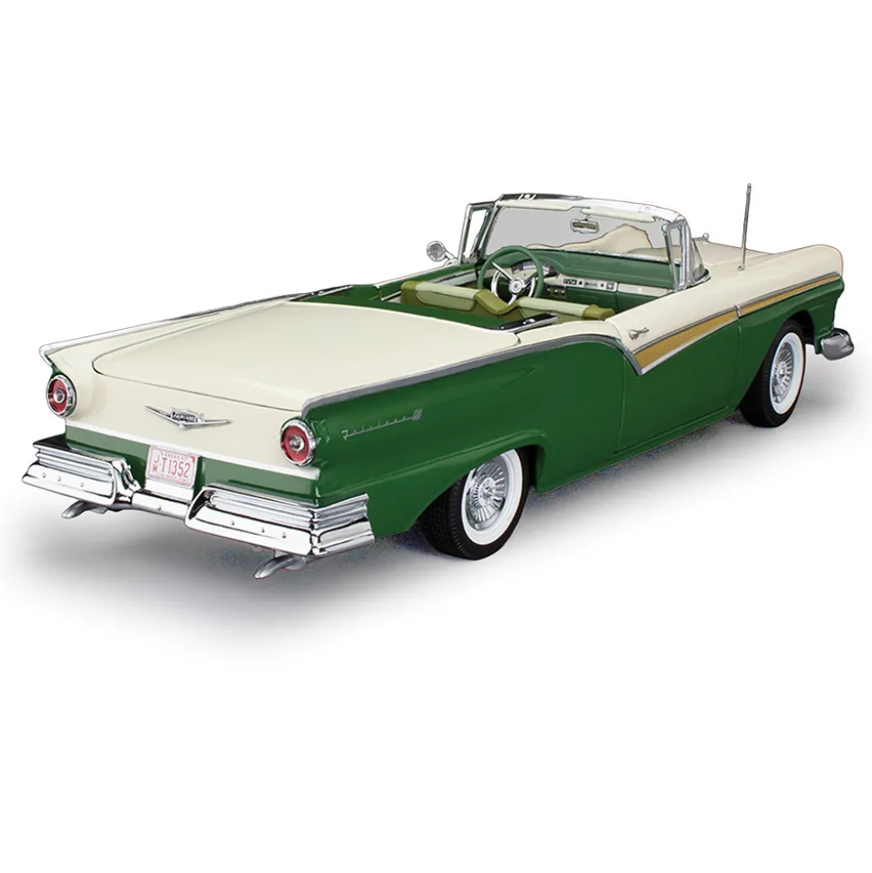 1957 Ford Fairlane 500 Skyliner - Cumberland Green/Colonial White 1:18 Scale Diecast Model Car by Sunstar