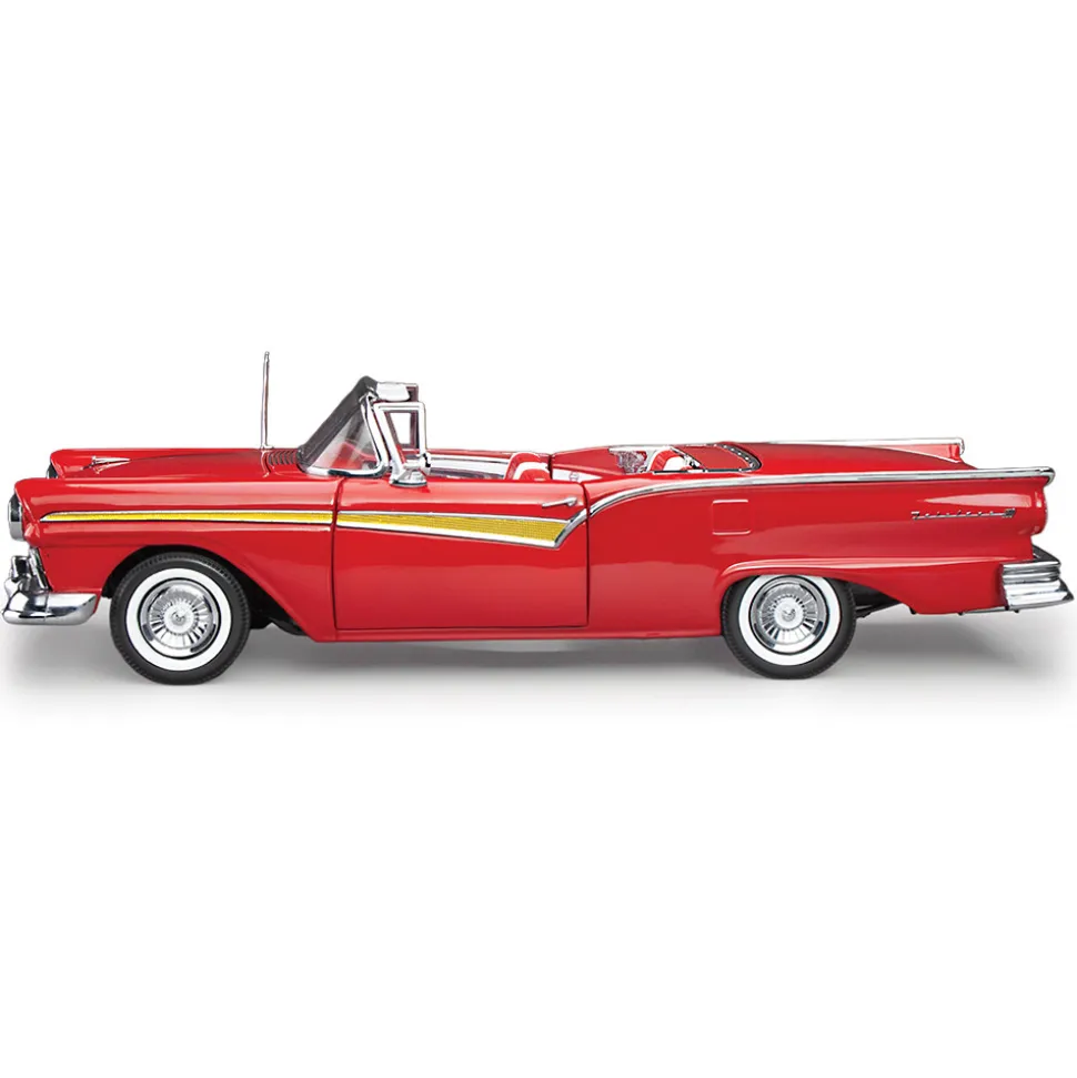 1957 Ford Fairlane 500 Skyliner-Flame Red 1:18 Scale Diecast Model Car by Sunstar