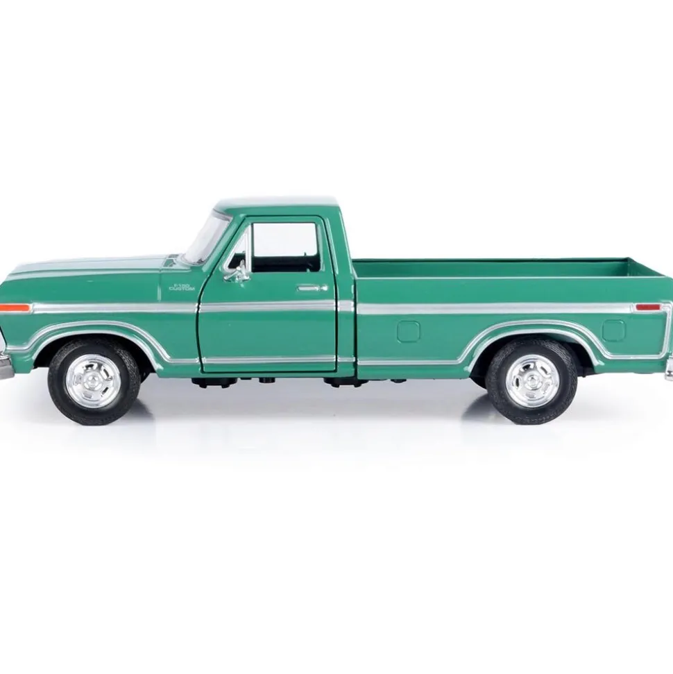 1977 Ford F-150 Custom Pickup - Jade Glow 1:24 Scale Diecast Model Truck by Motormax