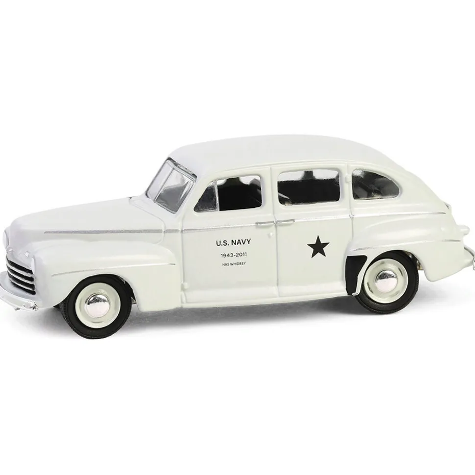 1946 Ford Fordor Super Deluxe - U.S. Navy Staff Car 1:64 Scale Diecast Model Car by Greenlight