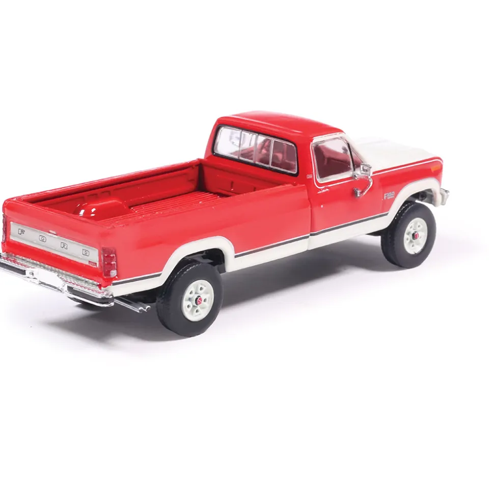 1984 Ford F-250 XLT Lariat Long Bed Styleside 4X4 - Victoria 1:64 Scale Diecast Model Truck by IXO Models