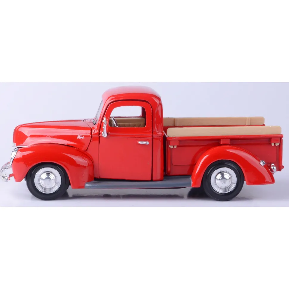 1940 Ford Pickup - Red 1:24 Scale Diecast Model Truck by Motormax