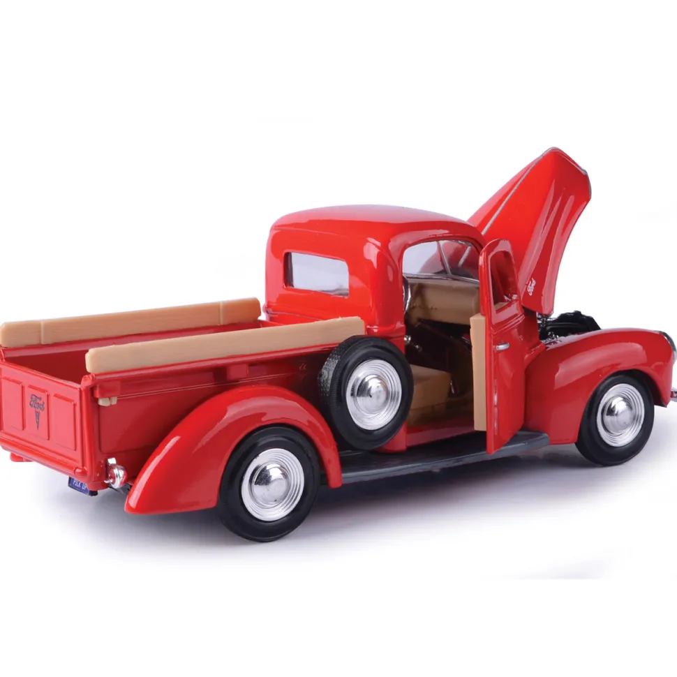 1940 Ford Pickup - Red 1:24 Scale Diecast Model Truck by Motormax