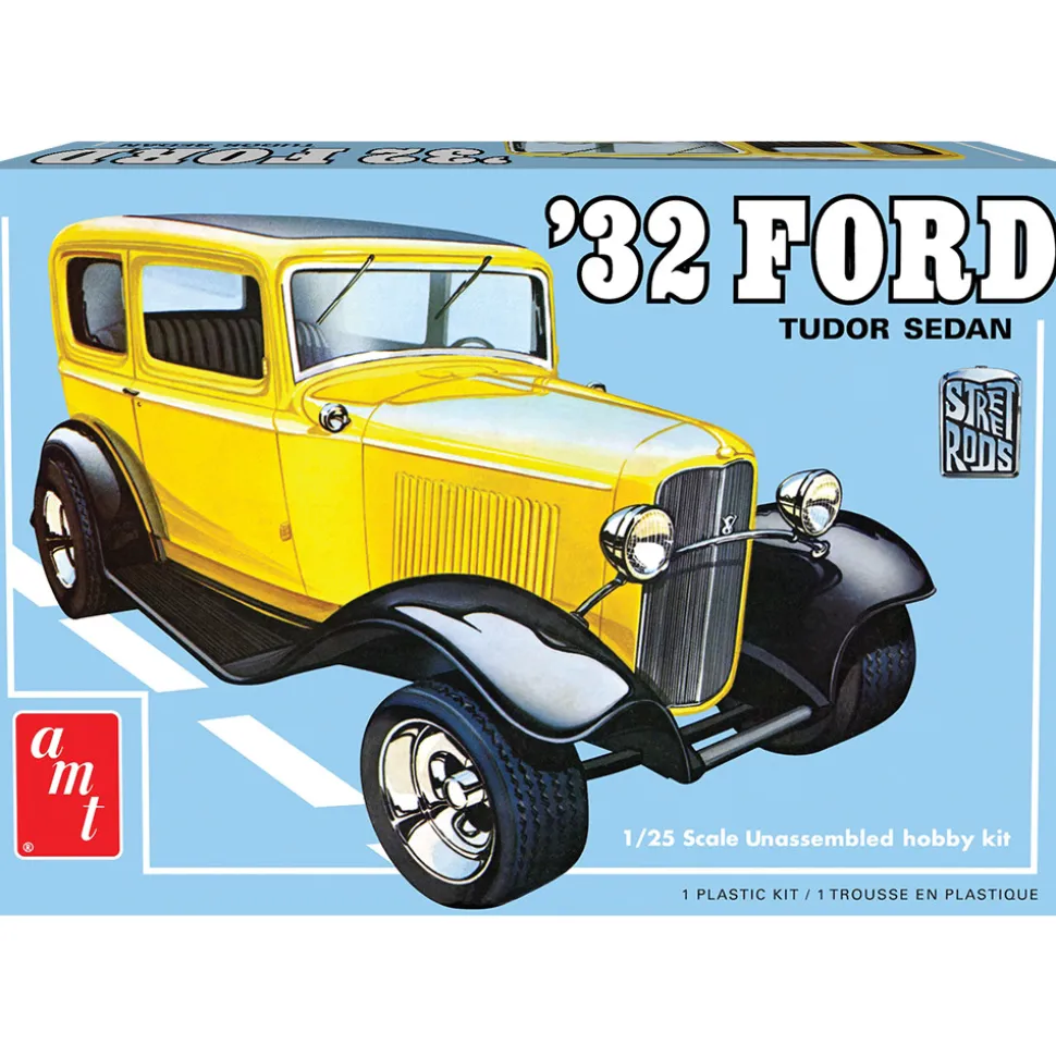 1932 Ford Sedan Street Rods Series 1:25 Scale Model Kit by AMT