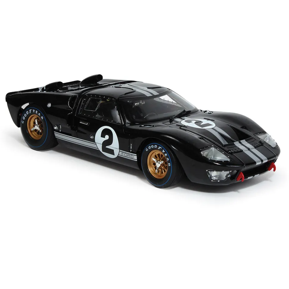 1966 Ford Shelby GT40 LeMans #2 Bruce/Chris 1:18 Scale Diecast Model Car by Shelby Collectibles