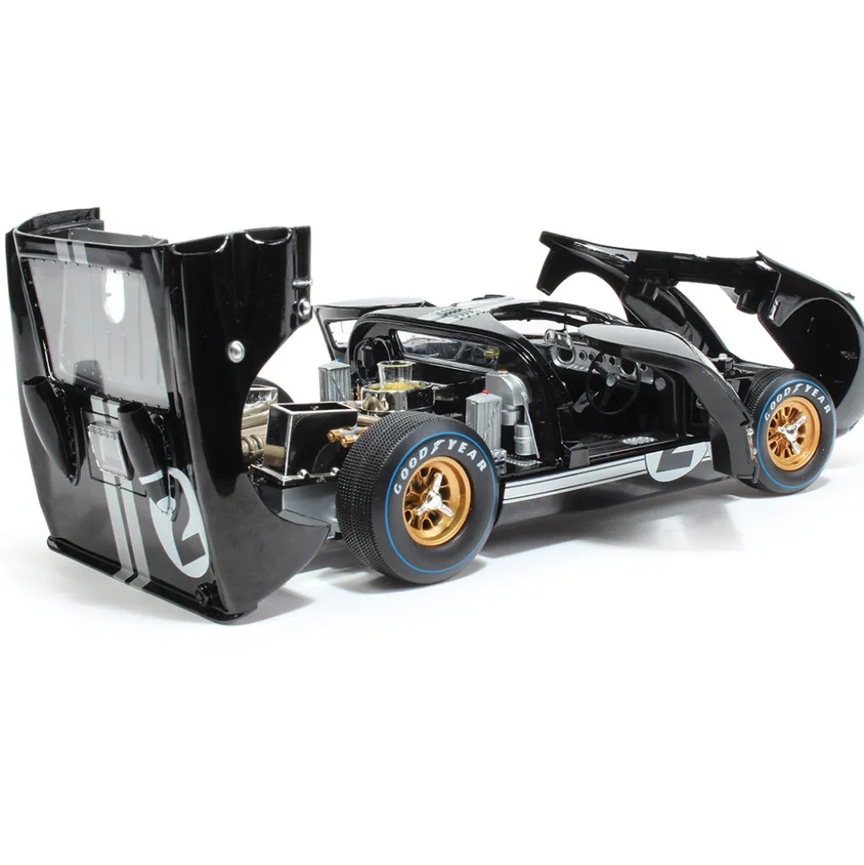 1966 Ford Shelby GT40 LeMans #2 Bruce/Chris 1:18 Scale Diecast Model Car by Shelby Collectibles