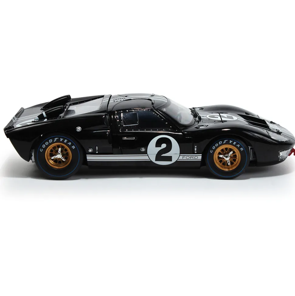 1966 Ford Shelby GT40 LeMans #2 Bruce/Chris 1:18 Scale Diecast Model Car by Shelby Collectibles