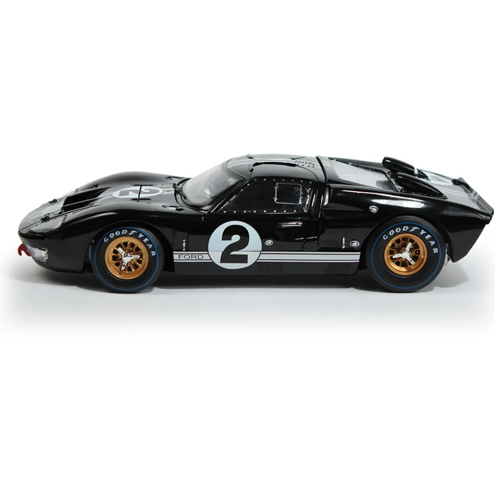 1966 Ford Shelby GT40 LeMans #2 Bruce/Chris 1:18 Scale Diecast Model Car by Shelby Collectibles