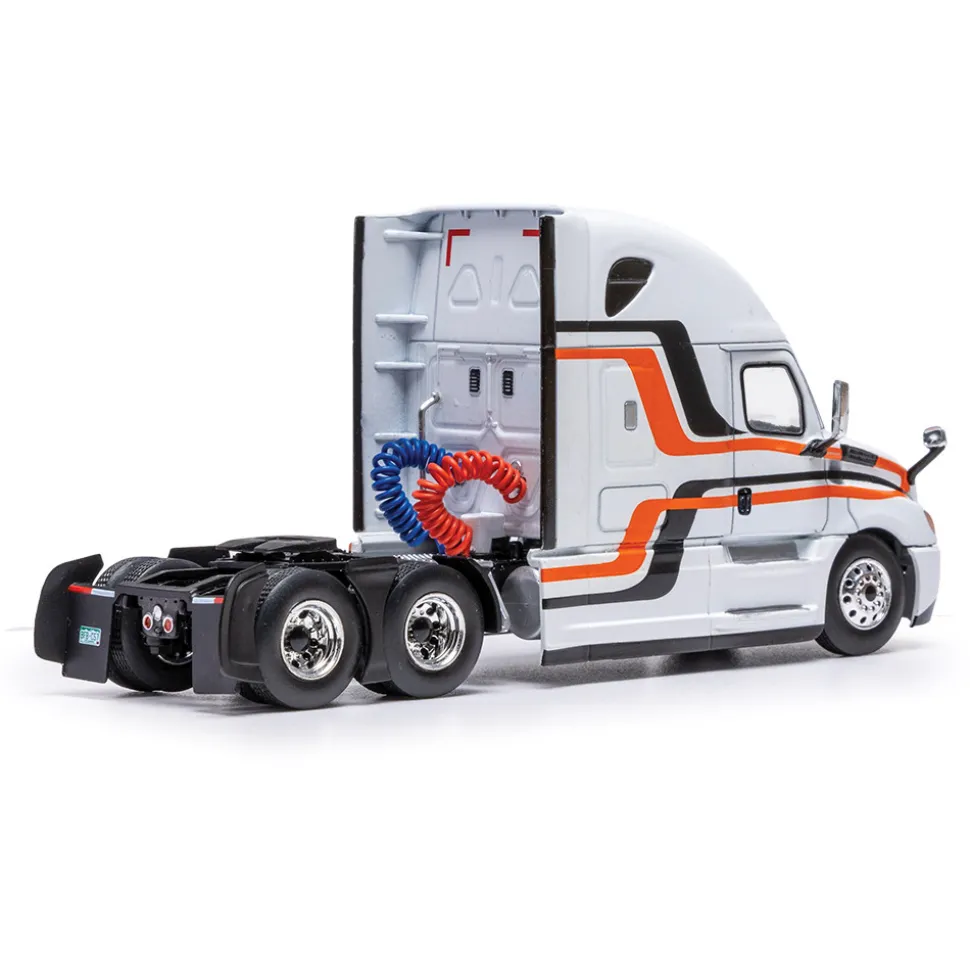 2018 Freightliner Cascadia - White 1:64 Scale by IXO Models