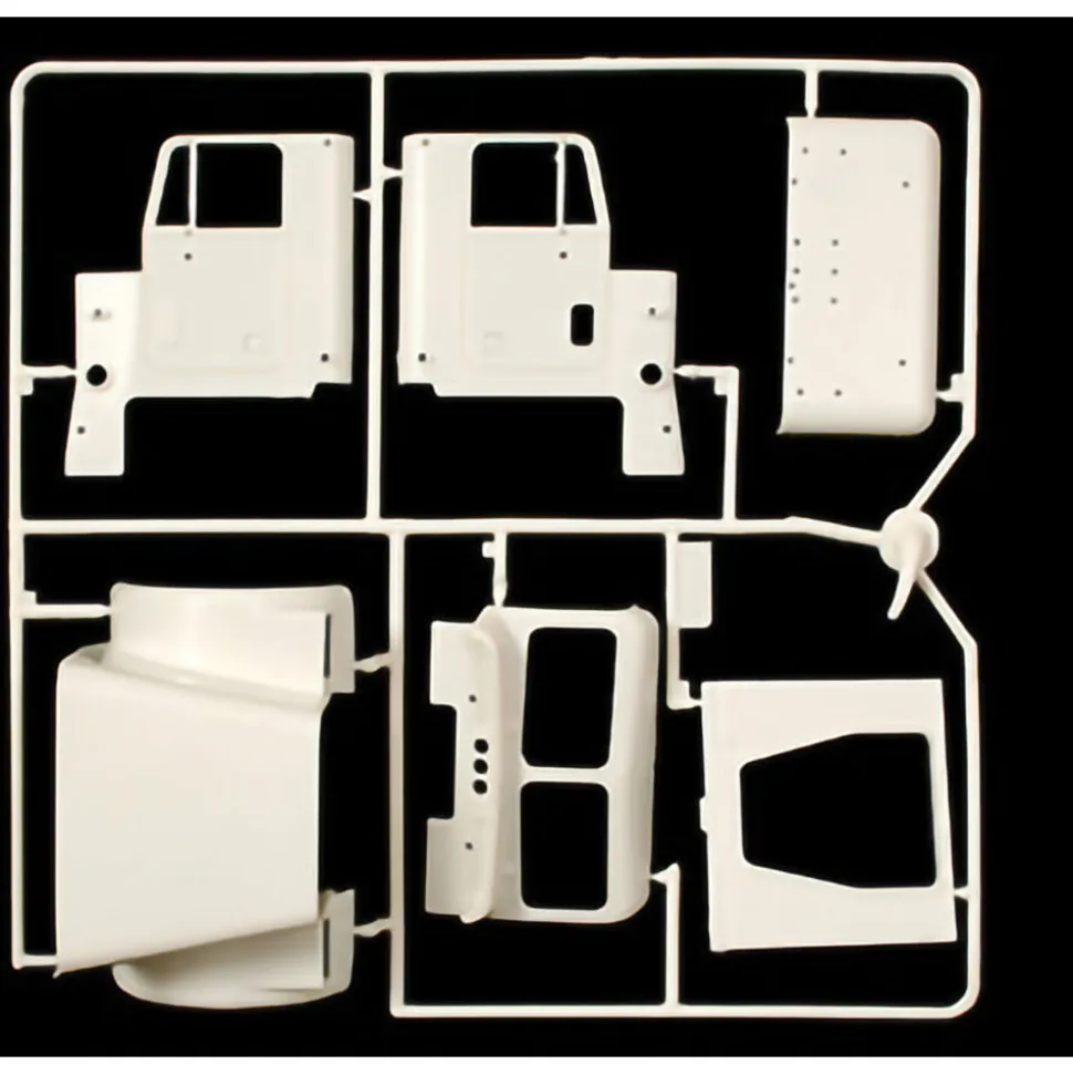 Freightliner FLC 1/24 Kit Italeri (3859s) 1:24 Scale Plastic by Italeri
