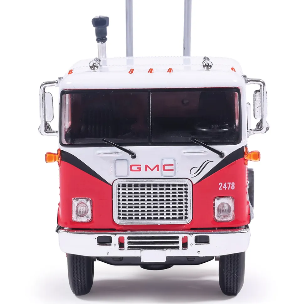 GMC Astro 95 - Red And White 1:64 Scale Diecast Model Truck by IXO Models