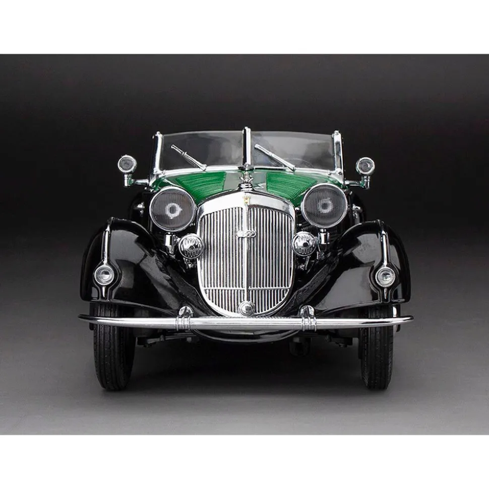 1939 Horch 855 Roadster - Black/Dark Green 1:18 Scale Diecast Model Car by Sunstar